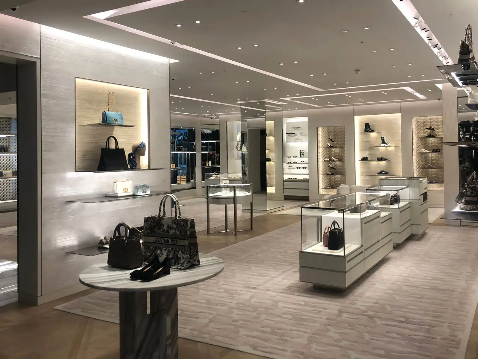 Luxury Retail Shopfitting